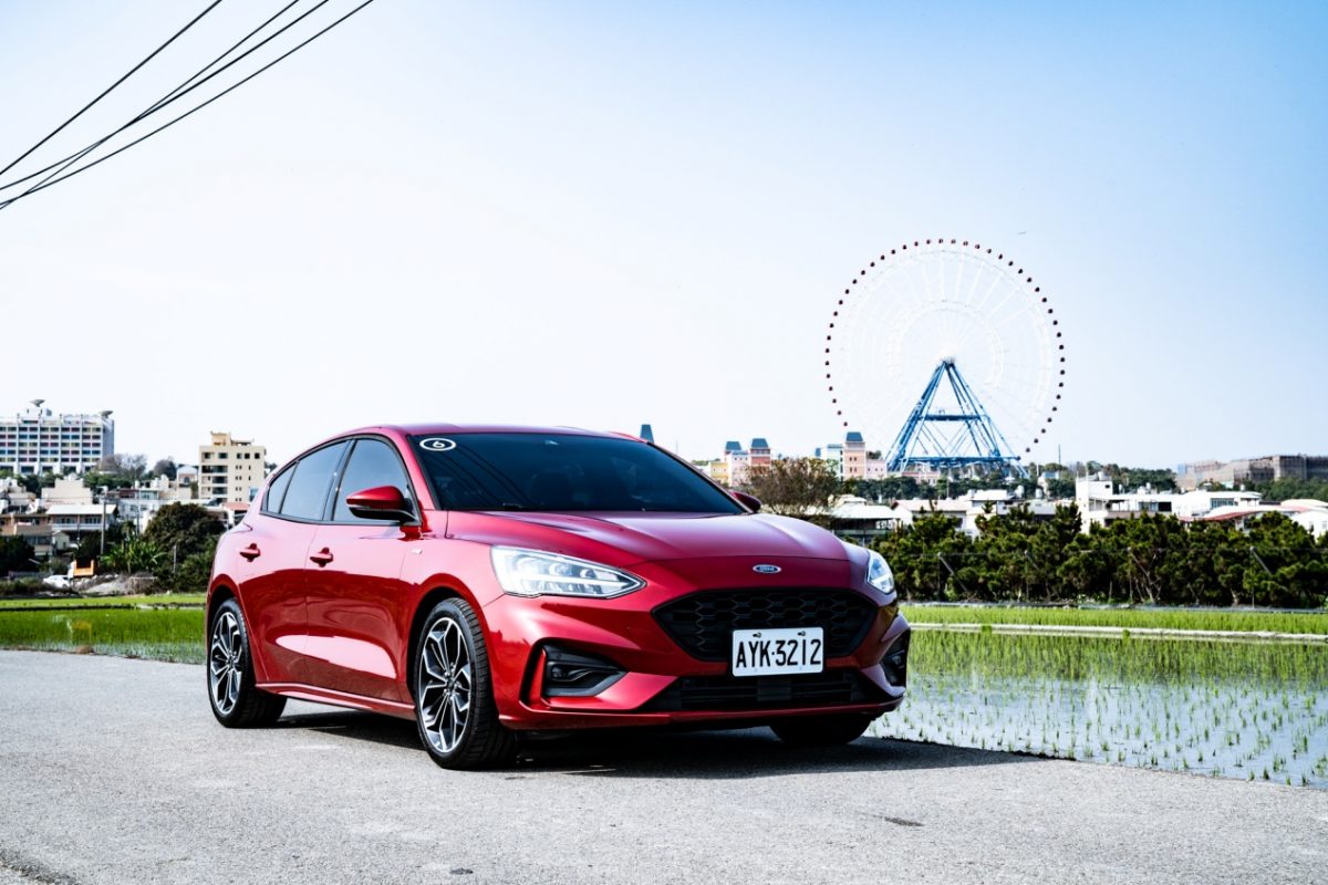 這台韓國跑車很厲害，370匹最大馬力， 0-100 公里加速4.9 秒，售價169.9萬起。