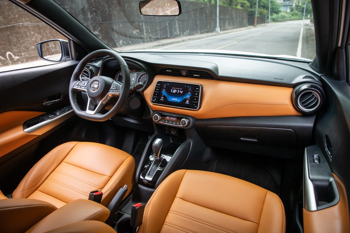 RS競速跑格再進化，0-100 3.2秒，極速312km/h，史上性能最強自然進氣911跑車千萬起跳。